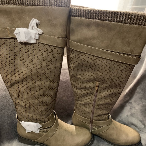 NWB-JustFab-Valera-LaserCut, Sweater Cuff,Dk Taupe Sz 7, Flat Boots - Picture 3 of 9